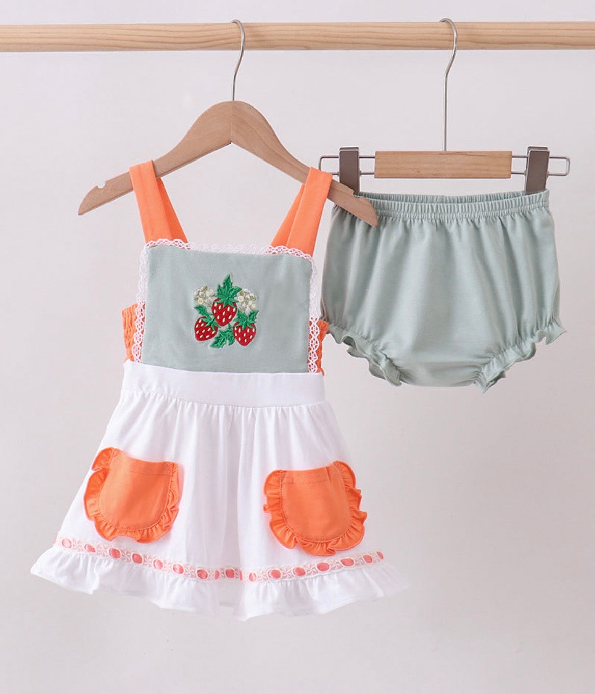 Sage Strawberry Set